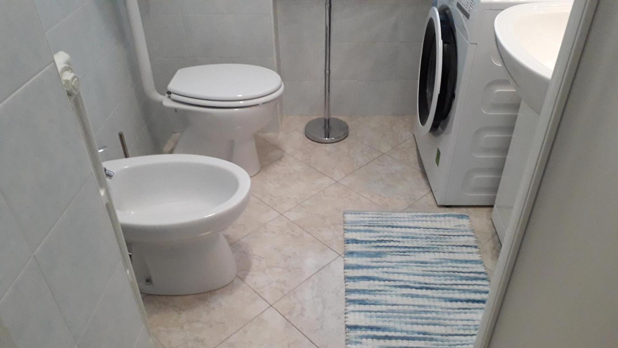 Alesa Apartament Верчели Екстериор снимка