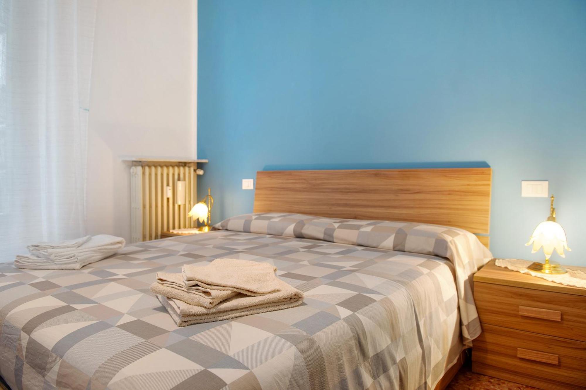 Alesa Apartament Верчели Екстериор снимка