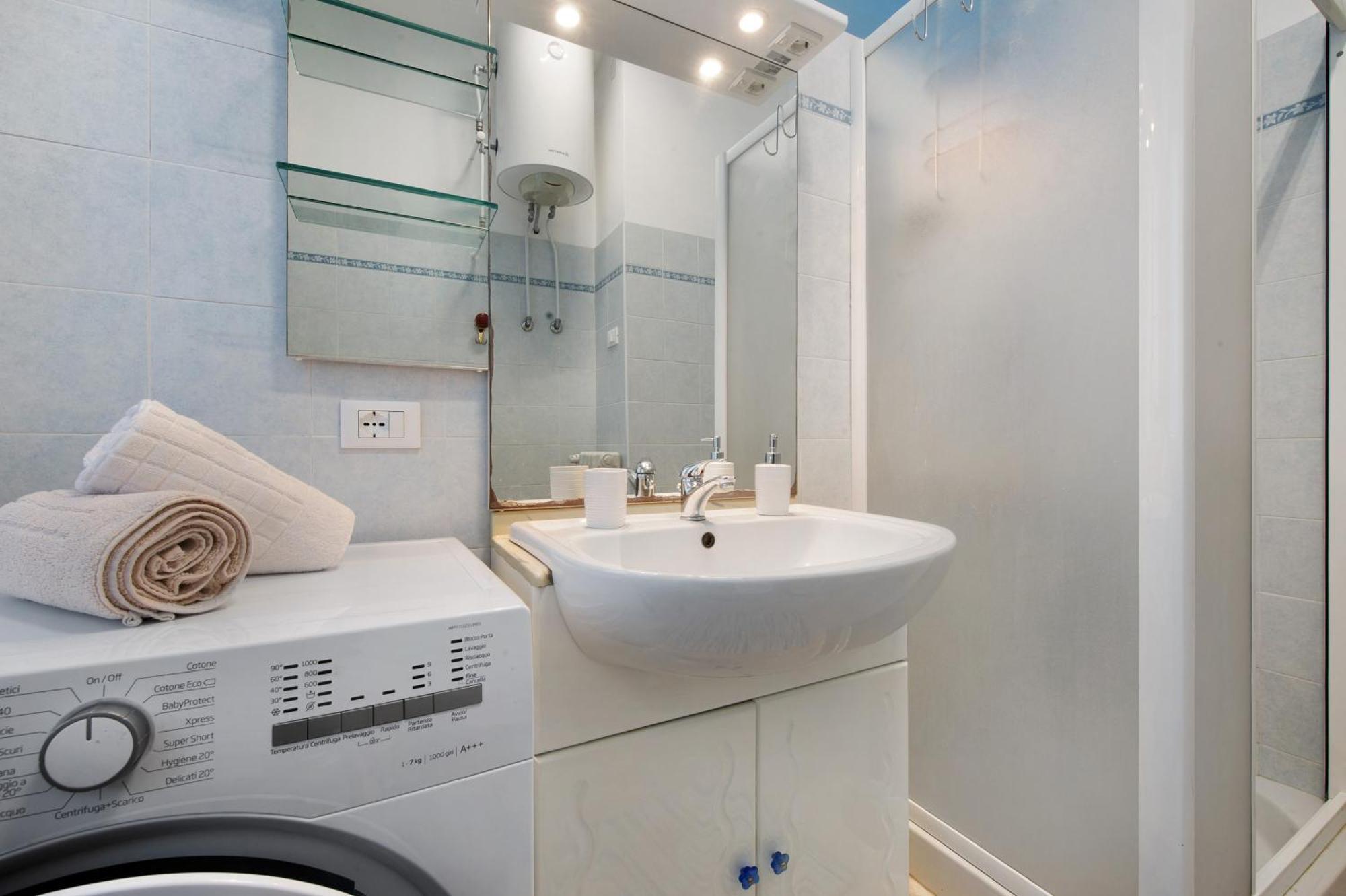 Alesa Apartament Верчели Екстериор снимка