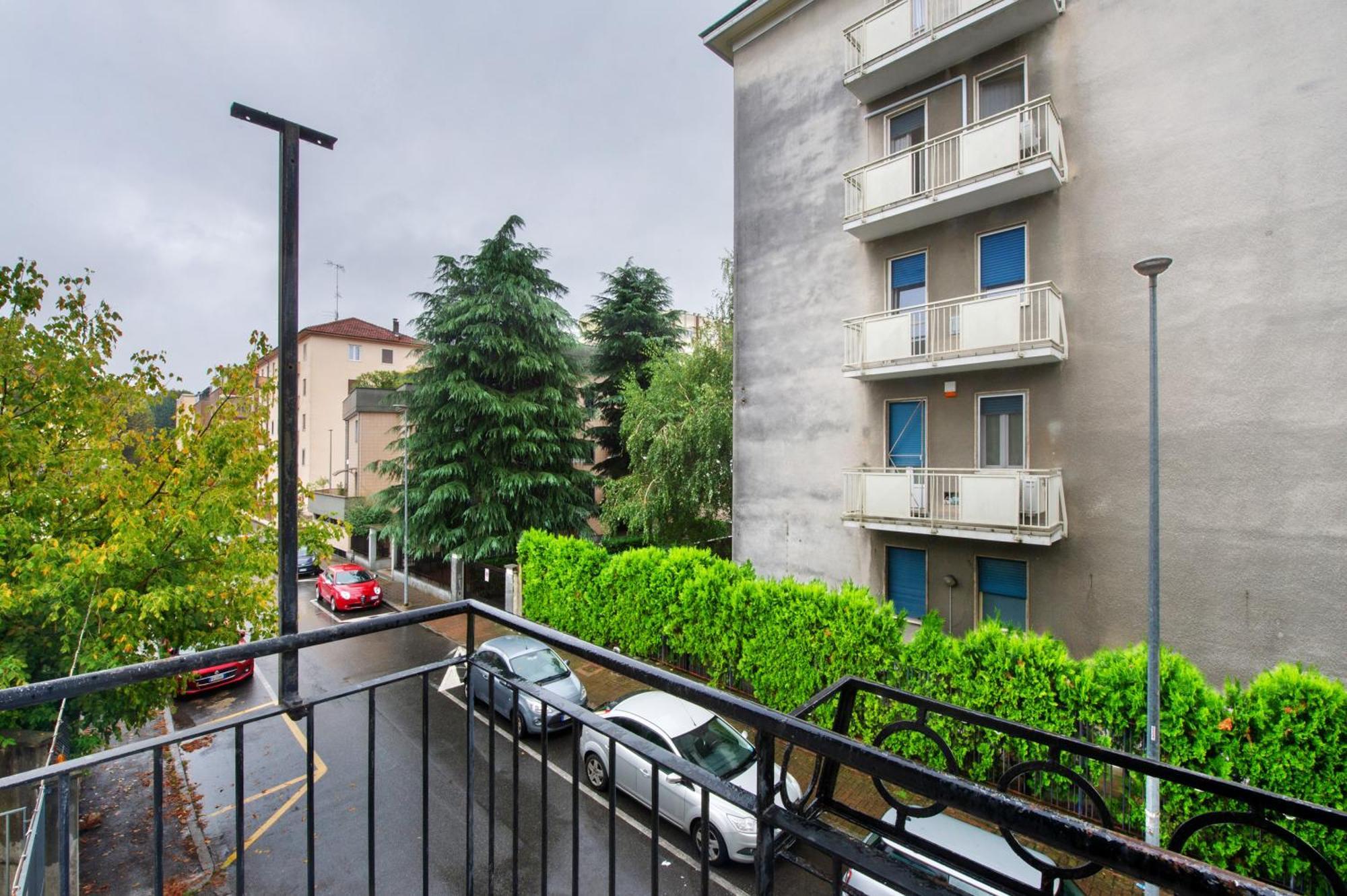 Alesa Apartament Верчели Екстериор снимка